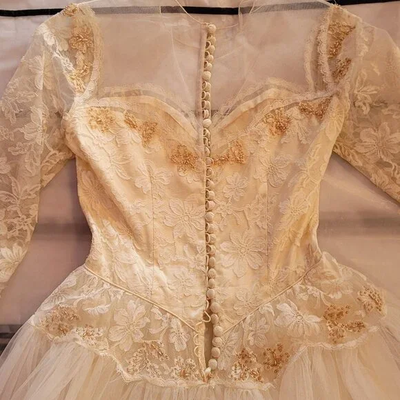 Vintage 1957 Wedding Gown & Juliet Cap - Picture 7 of 16